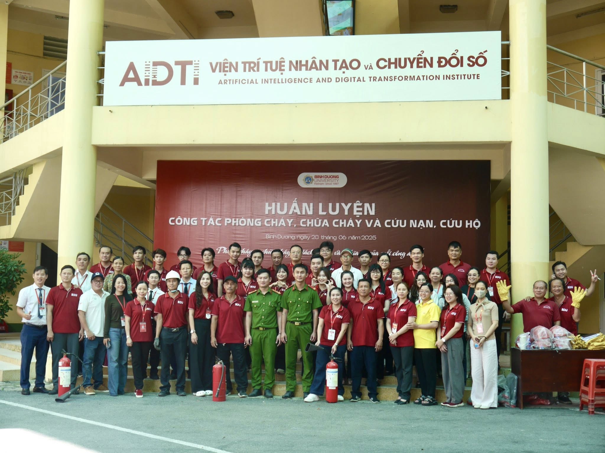 BDU TĂNG CƯỜNG KỸ NĂNG PHÒNG CHÁY CHỮA CHÁY CHO CÁN BỘ - GIẢNG VIÊN