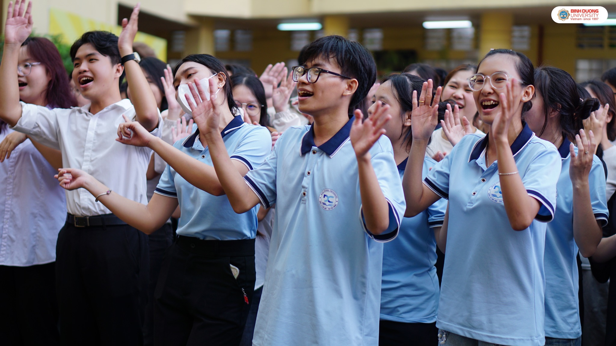 CUỘC THI HÁT KARAOKE NGAY LÚC NÀY TẠI BDU