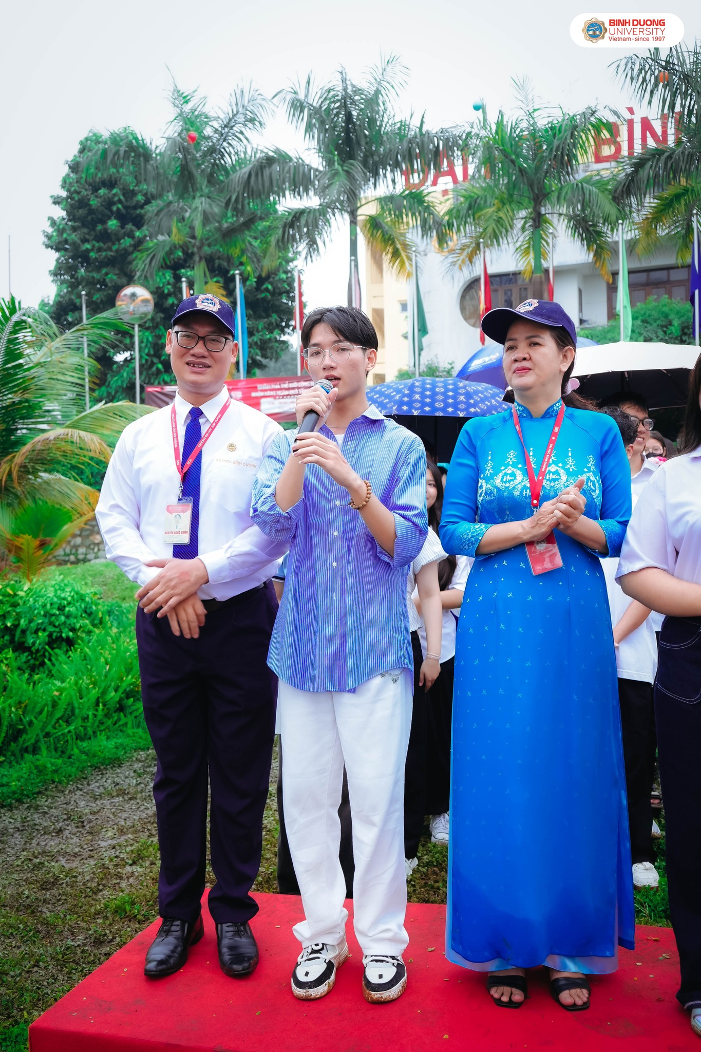 DÙ CÓ CƠN MƯA GHÉ THĂM - NHƯNG TINH THẦN BDU VẪN BÙNG CHÁY