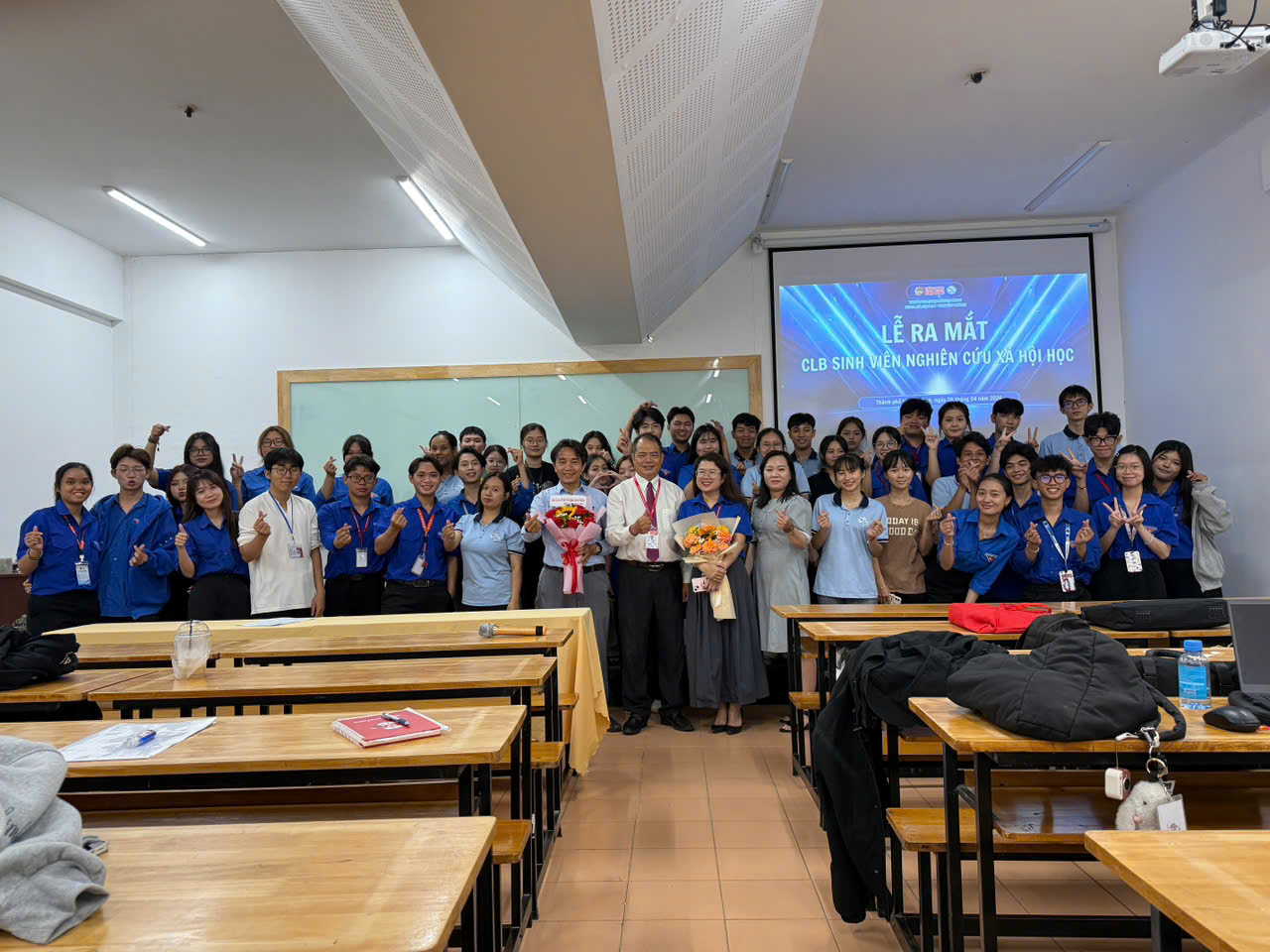 RA MẮT CÂU LẠC BỘ SINH VIÊN NGHIÊN CỨU XÃ HỘI HỌC